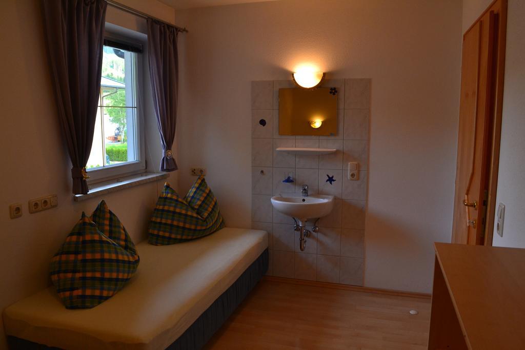 Villa Rupert Und Jasmin Hauser Sankt Ulrich am Pillersee Habitación foto